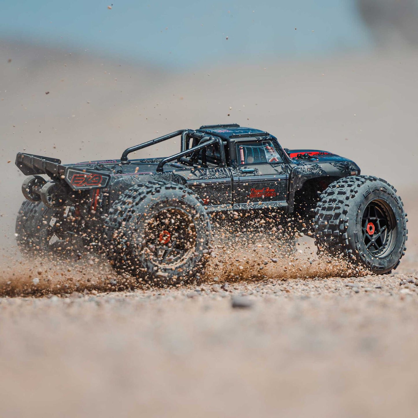 ARRMA 1/5 OUTCAST 8S EXB AVC 4X4 RTR Brushless Stunt Truck