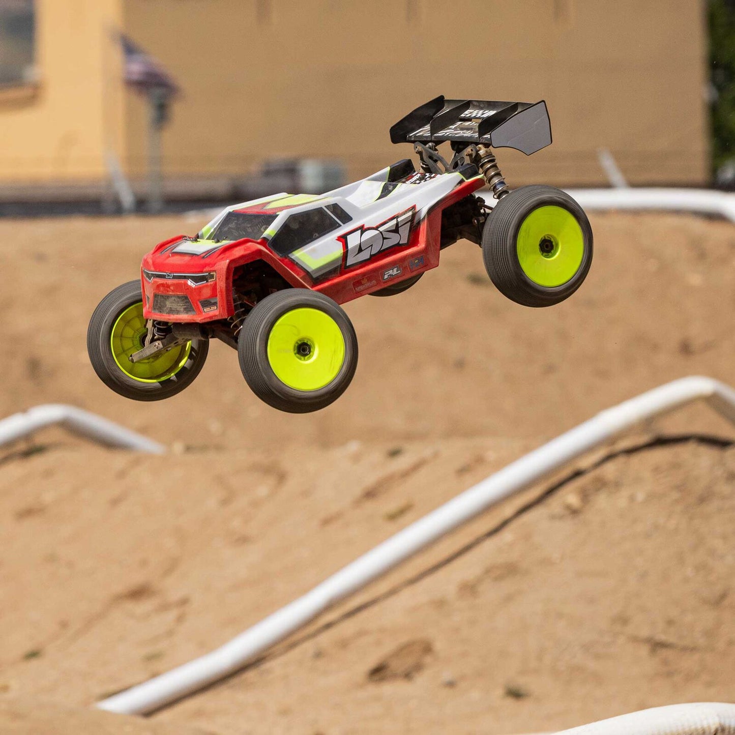 Losi 1/8 8IGHT-XTE 4S 4X4 RTR Brushless Race Truggy